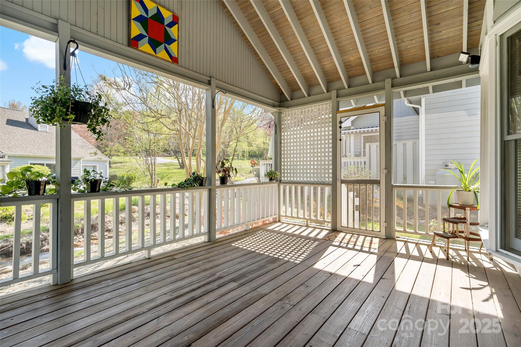 Llama Vista - Residential