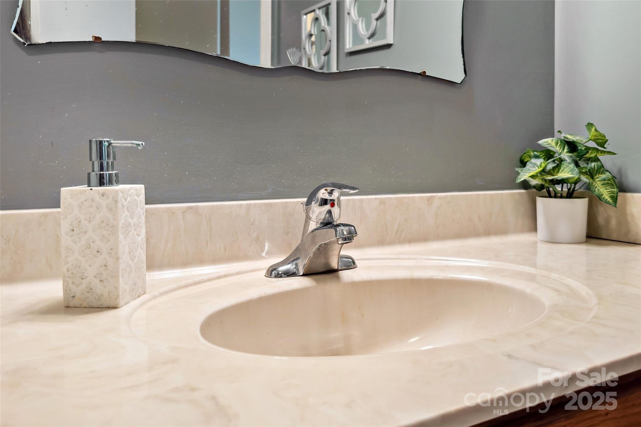 Llama Vista - Residential