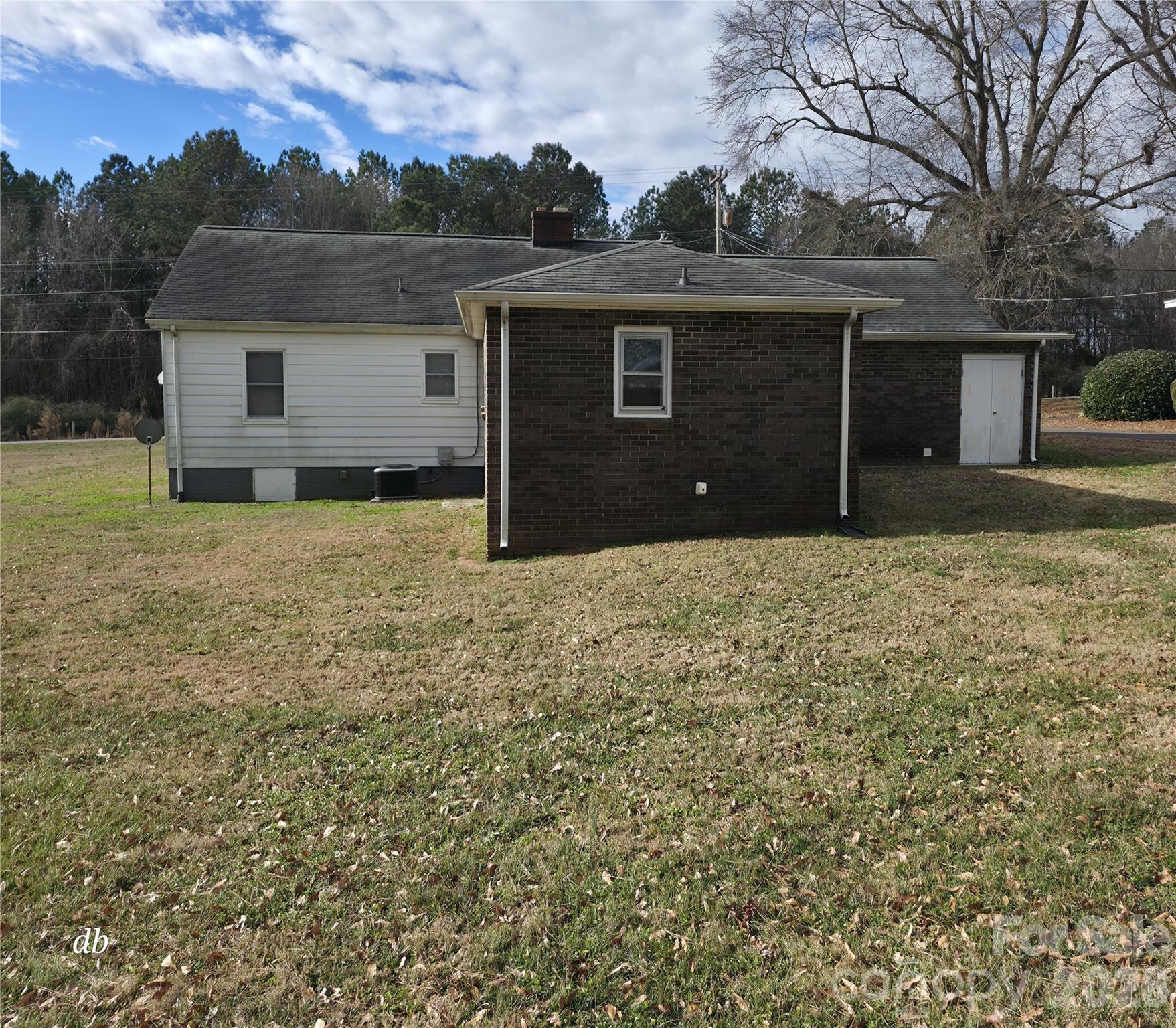 1133 Earl Road 79-82