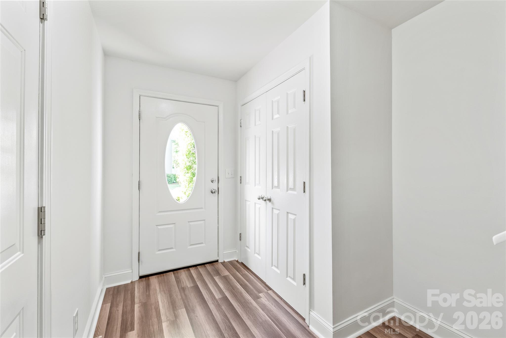 1707 Kashmir White Lane