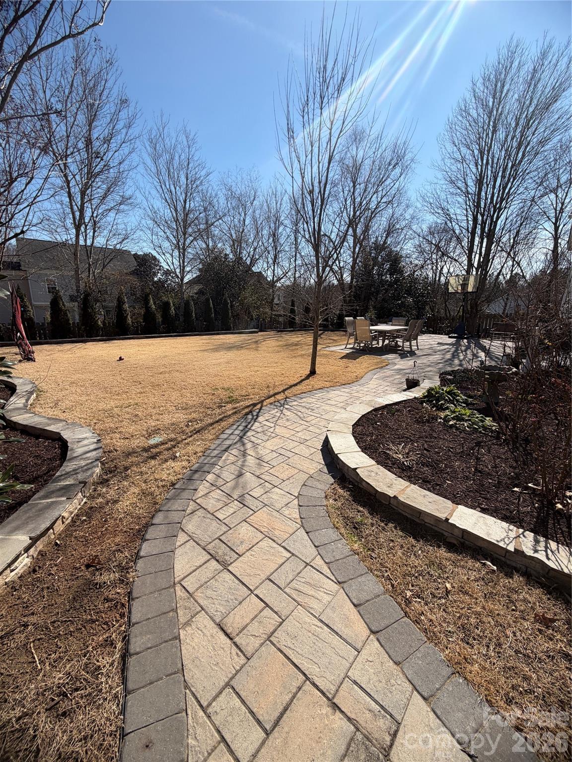 1044 Hunters Run Drive