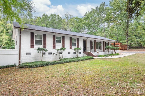 Photo of 2600 E Providence Drive, Charlotte, NC 28270 (MLS # 4434563)