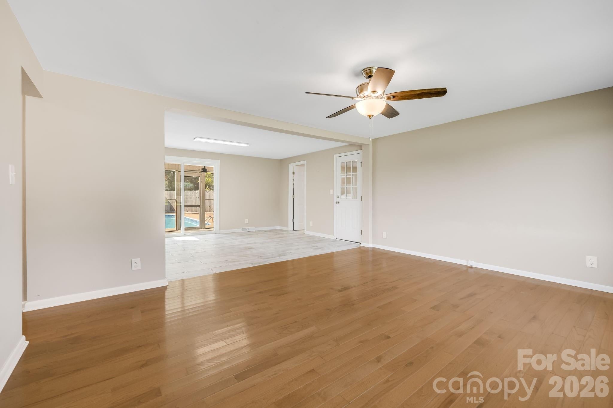 409 Oak Street Extension 40