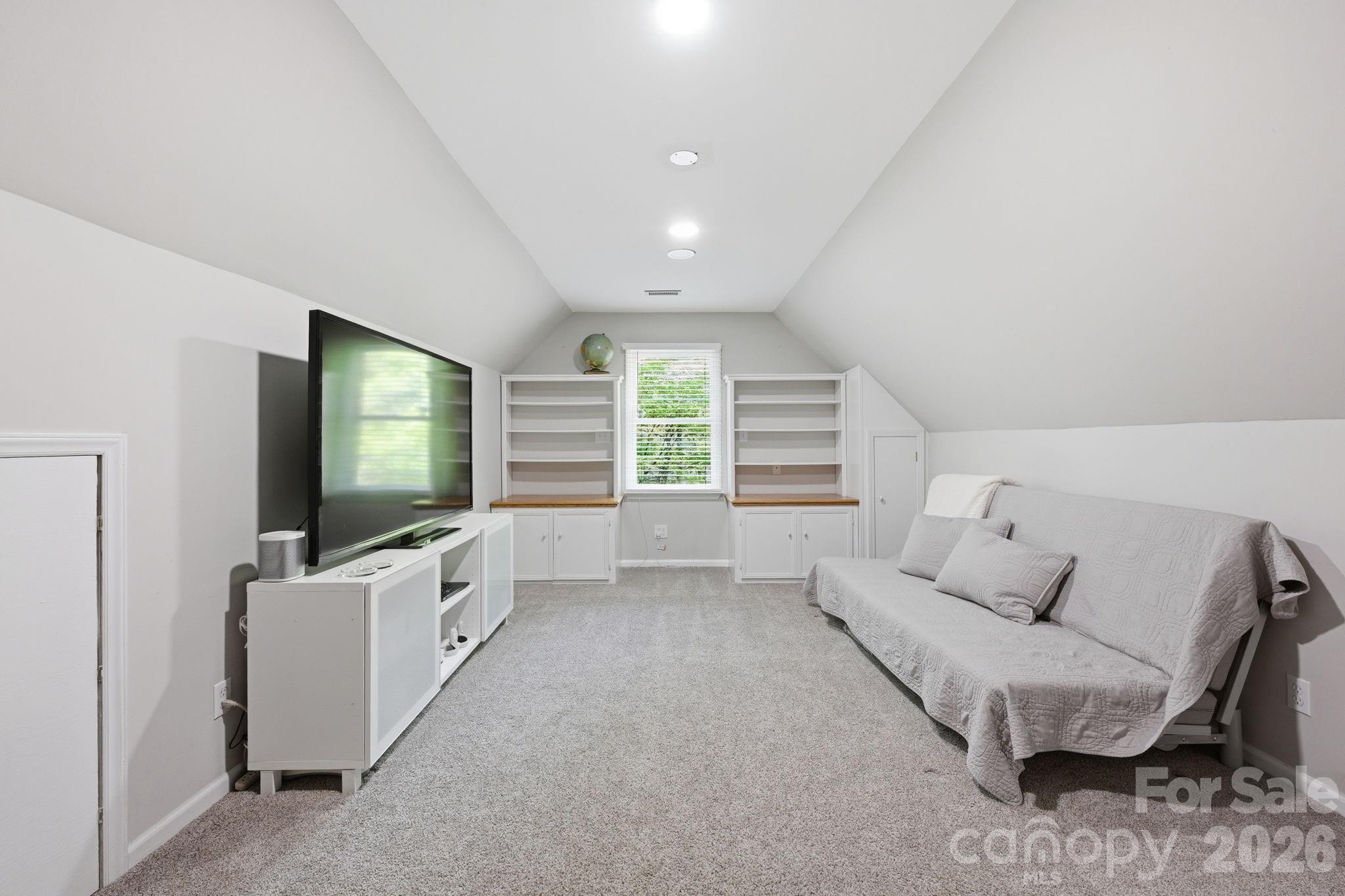 Island Forest - Residential