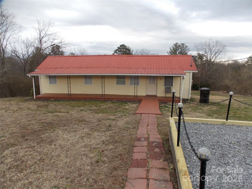 1936 home and property in a great location presented and
sold AS-IS. 1.3 ACRES with public water, sewer, trash and
cable available in a Glen Alpine Morganton site is
conveniently close to 70 and 40. Newer Heat Pump
(11/2024) and updated full bath tub/shower and half bath
with 3 bedrooms and easy access laundry off kitchen.
Country living in Glen Alpine community sold AS-IS.

J A Ross off Pea Ridge is an easement without maintenance
Seller is upgrading and will begin showing 3/1 Saturday after 2pm USE SHOWINGTIME