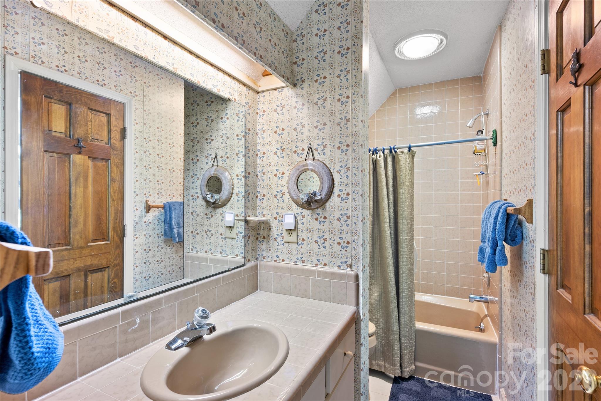 Lake Toxaway Estates - Residential