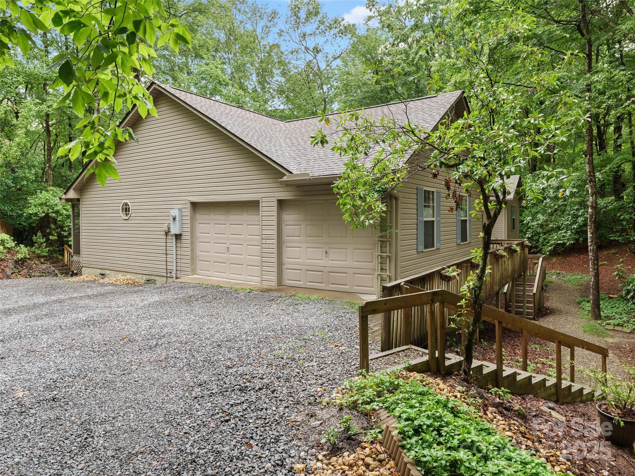 3128 Connestee Trail