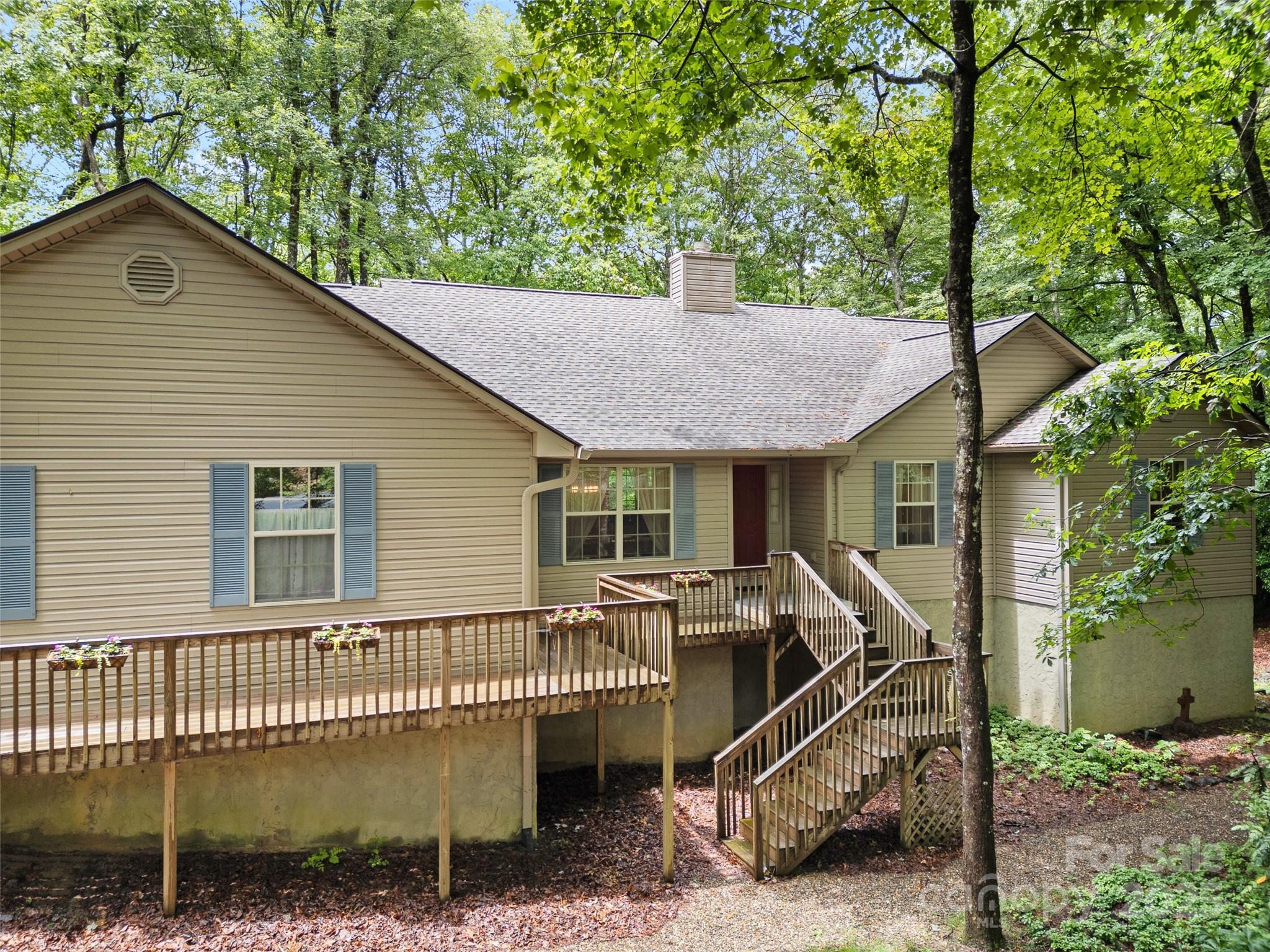 3128 Connestee Trail
