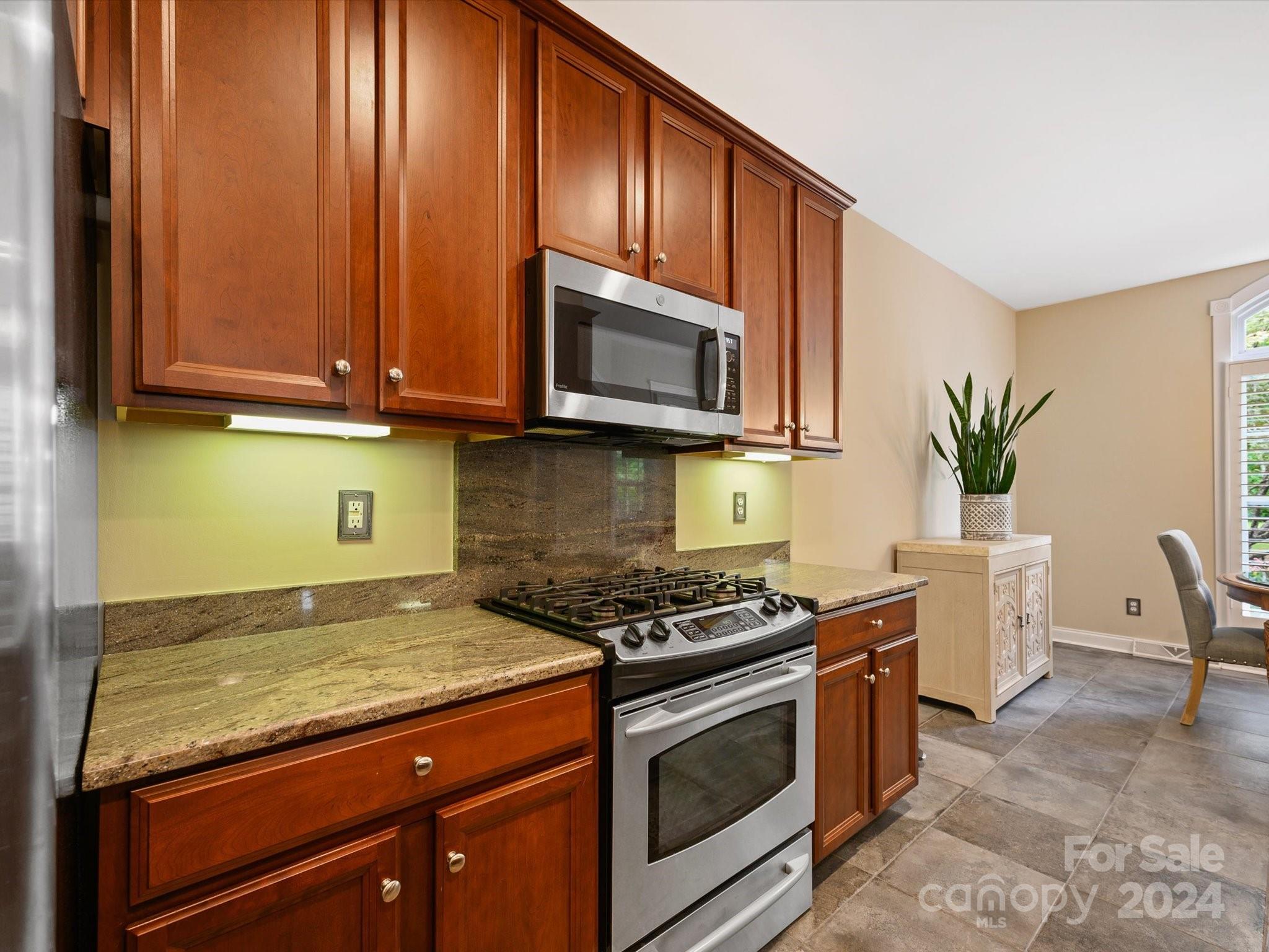 Lake Shore - Residential