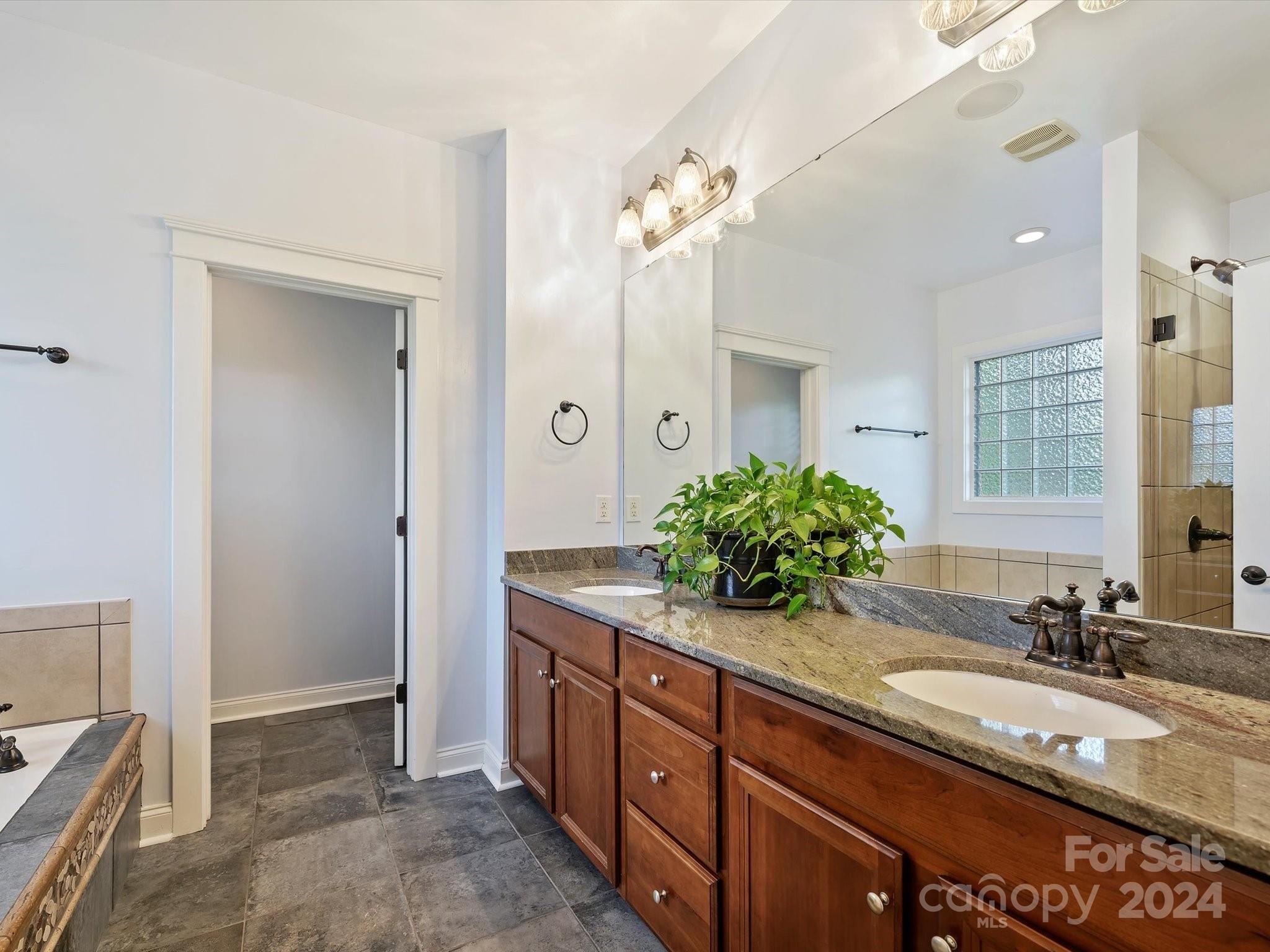 Lake Shore - Residential