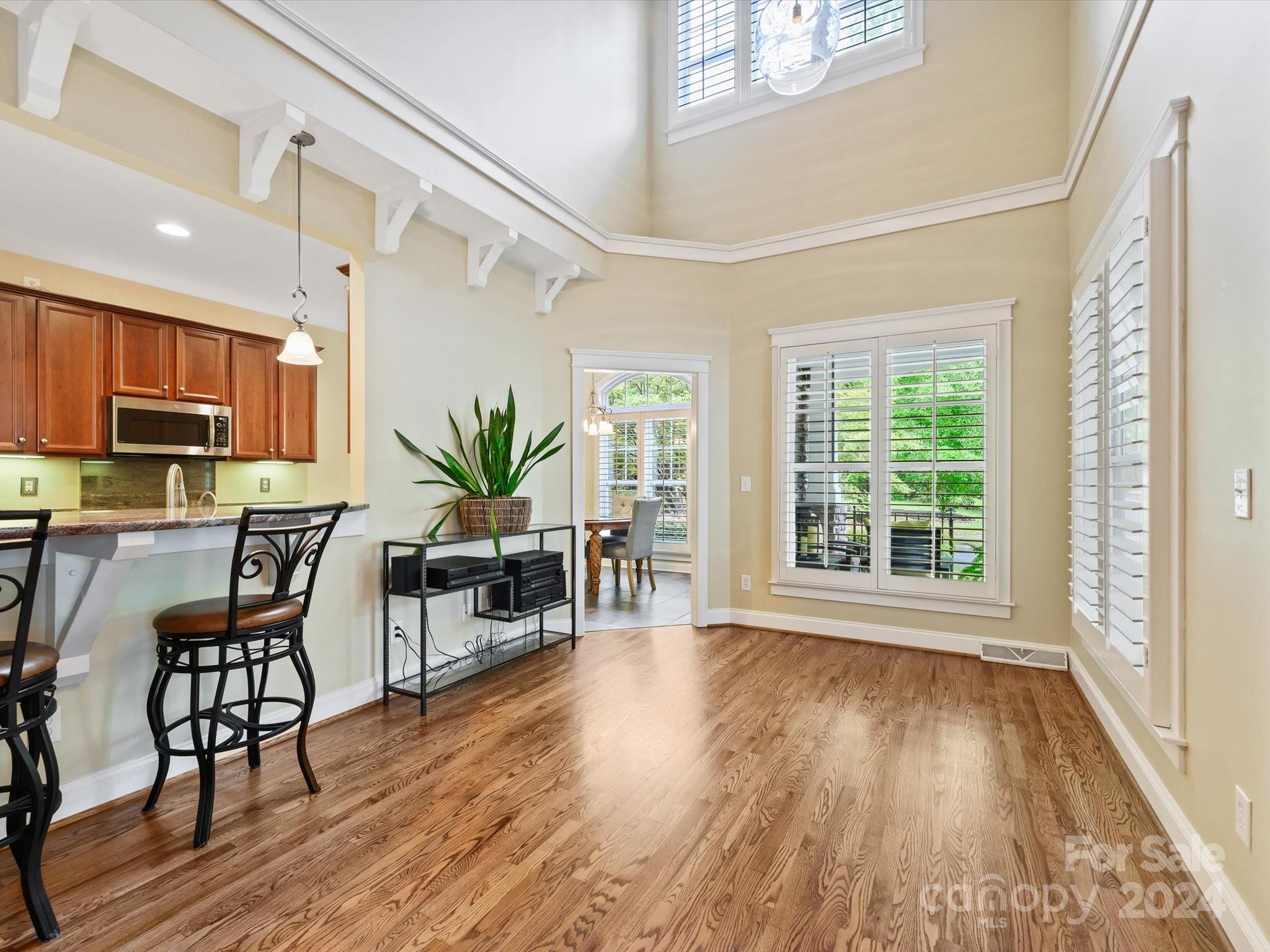 Lake Shore - Residential