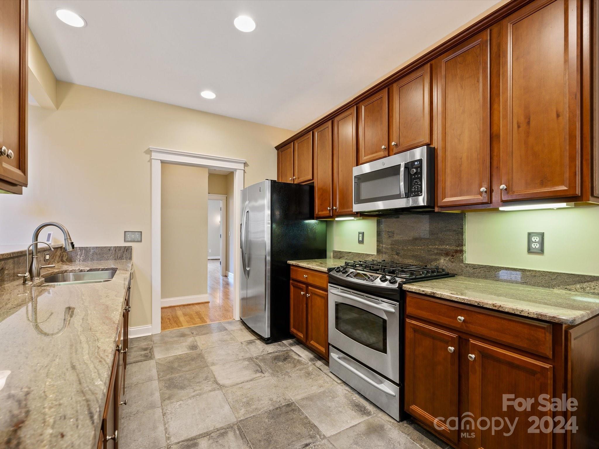 Lake Shore - Residential