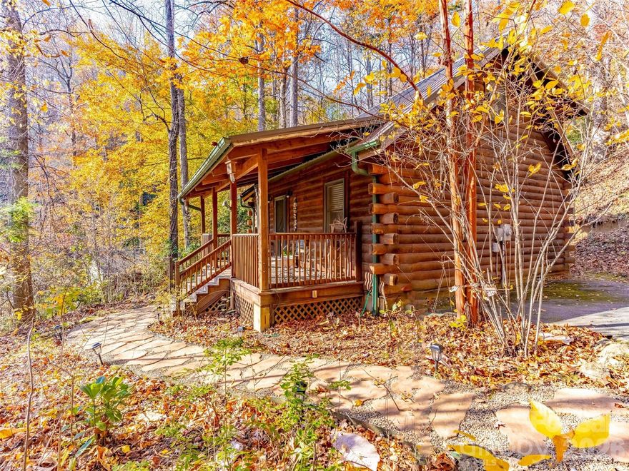 Enjoy your own mountain cabin being conveyed fully furnished and ready for you to head for the hills. Take a break and enjoy hiking and biking, water sports, local arts and the charming town of Saluda. This home has been updated with a new roof, encapsulated crawlspace, charming decor and some newer appliances. High speed fiber internet, a covered front porch to enjoy the sounds of the creek and a cozy fireplace create a great vacation spot for every season!