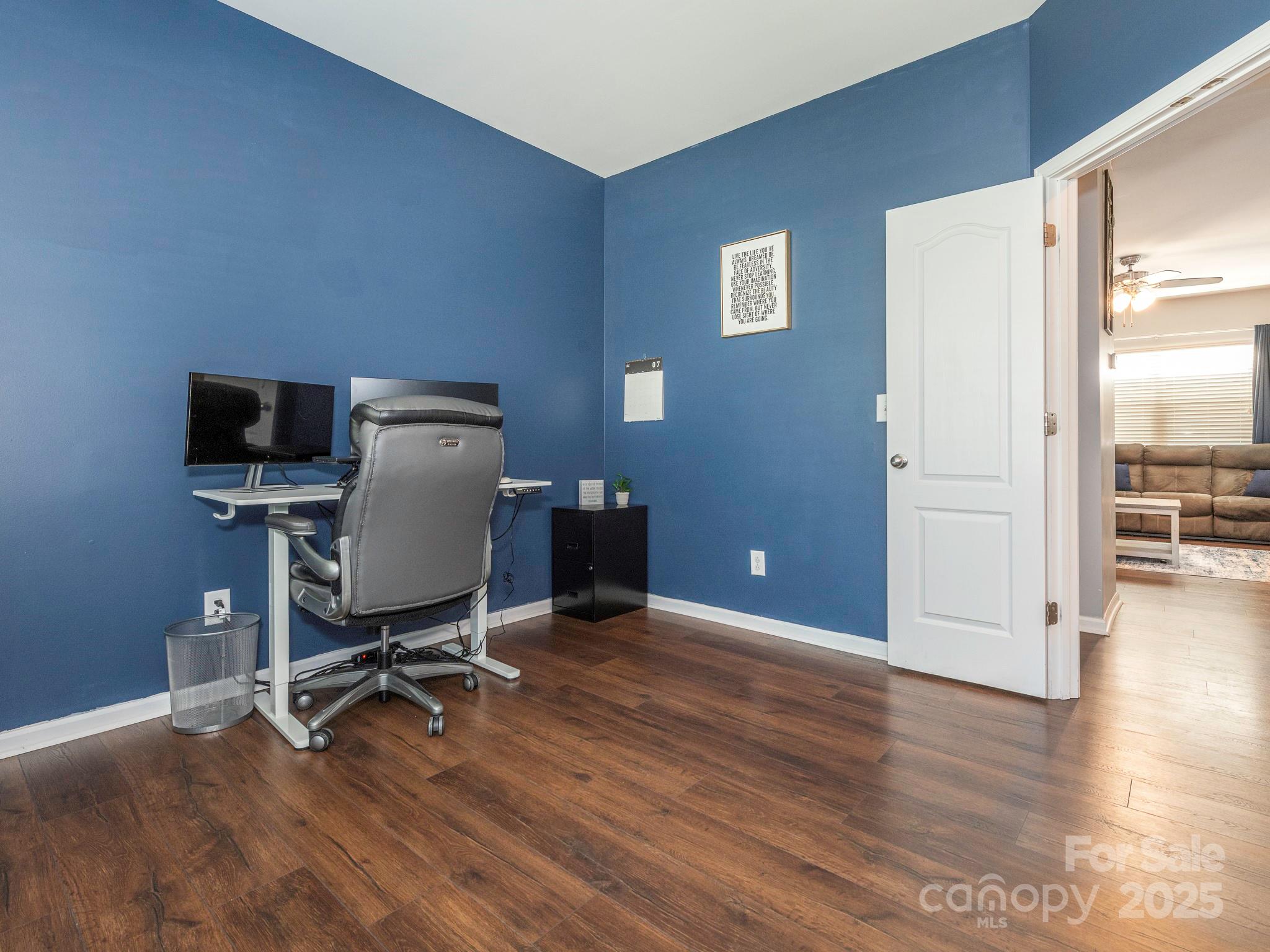 9123 Magnolia Lily Avenue