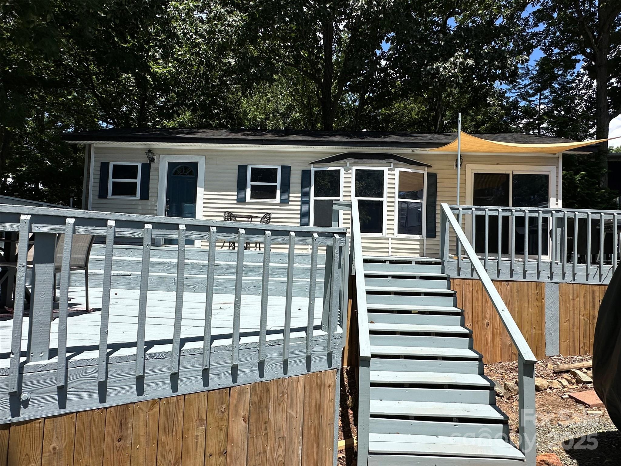 112 N Cardinal Drive