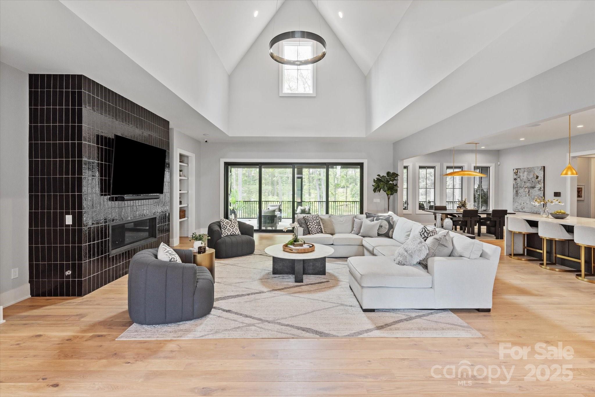 Twin Lakes - Residential