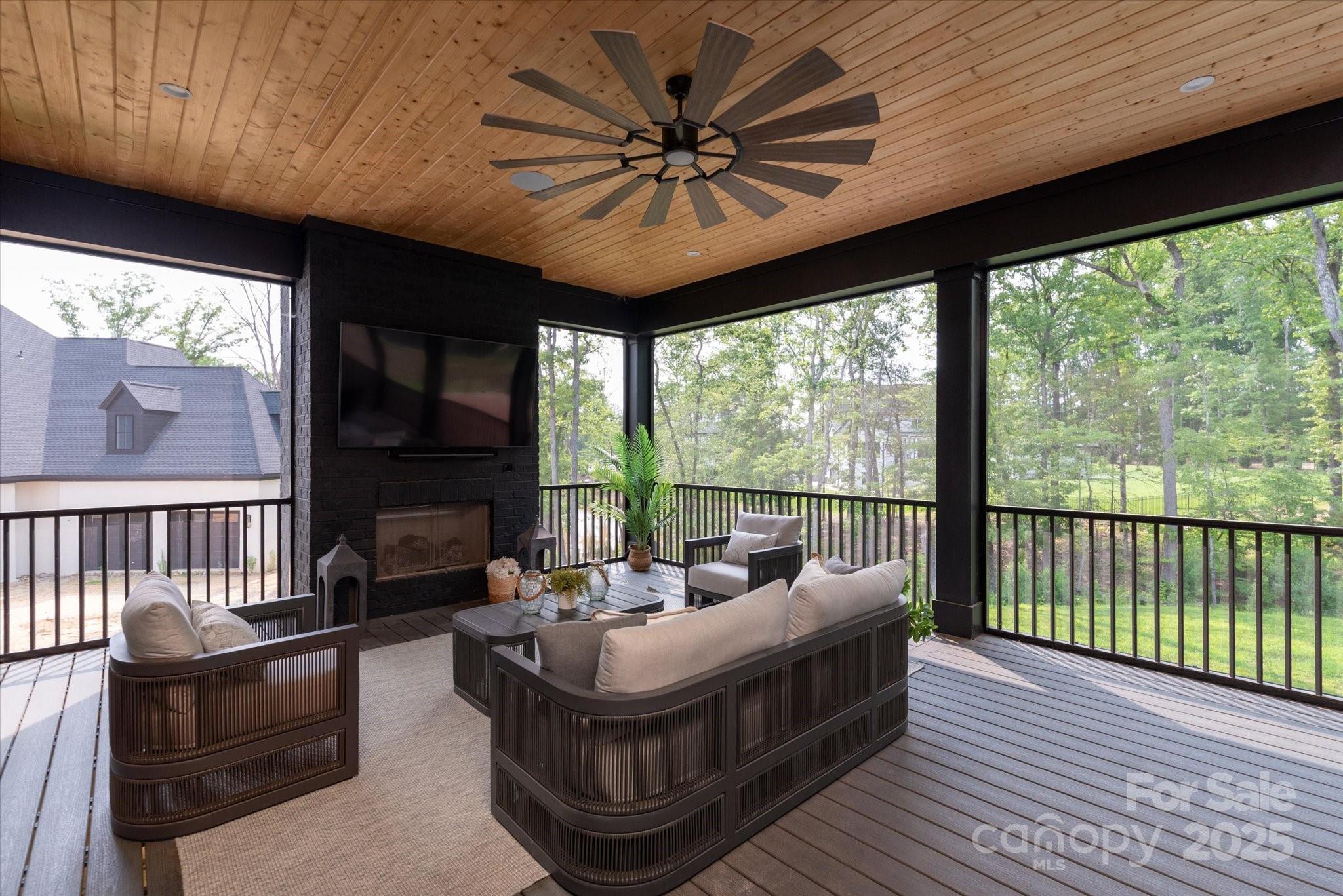 Twin Lakes - Residential