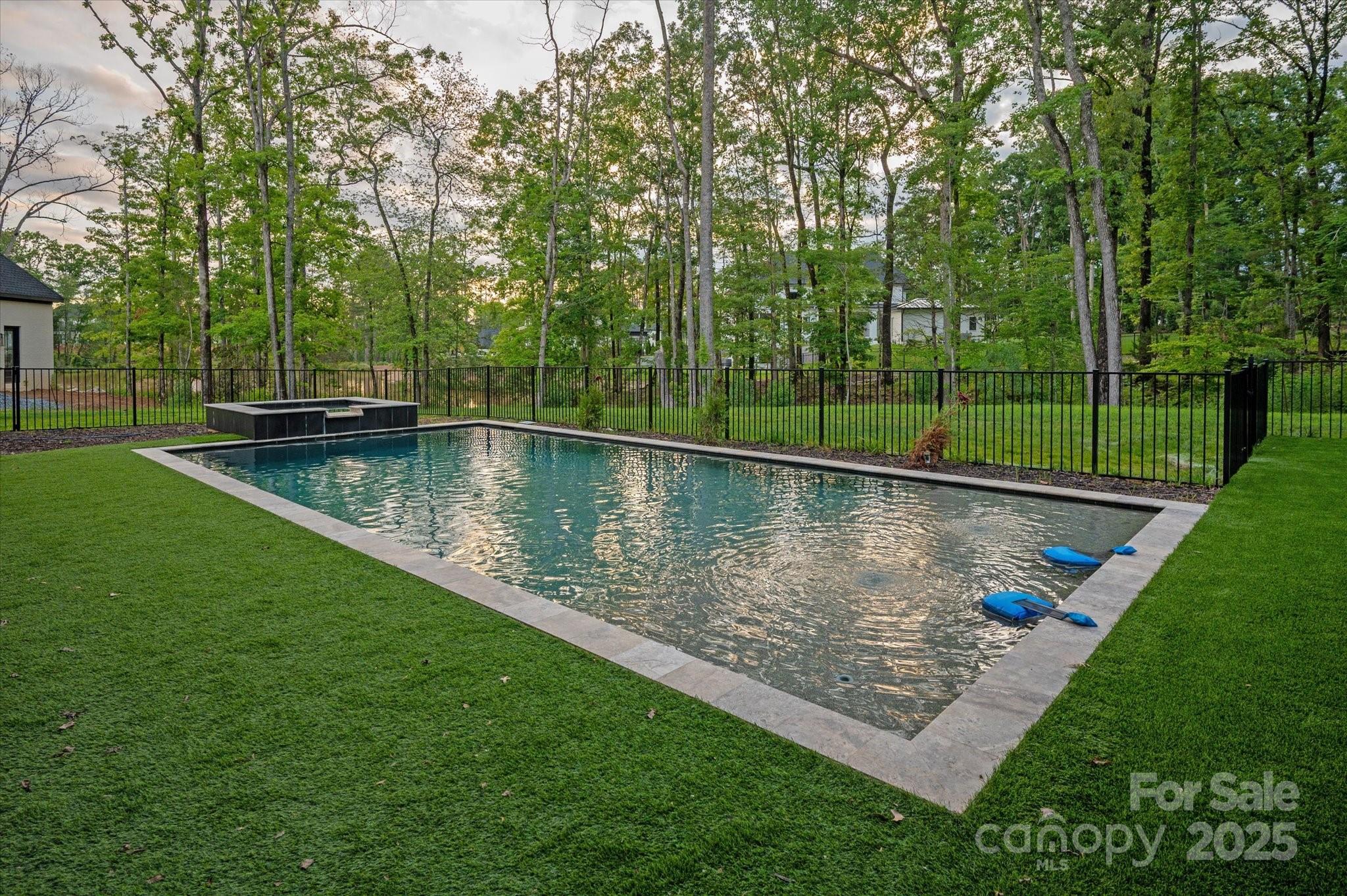 Twin Lakes - Residential