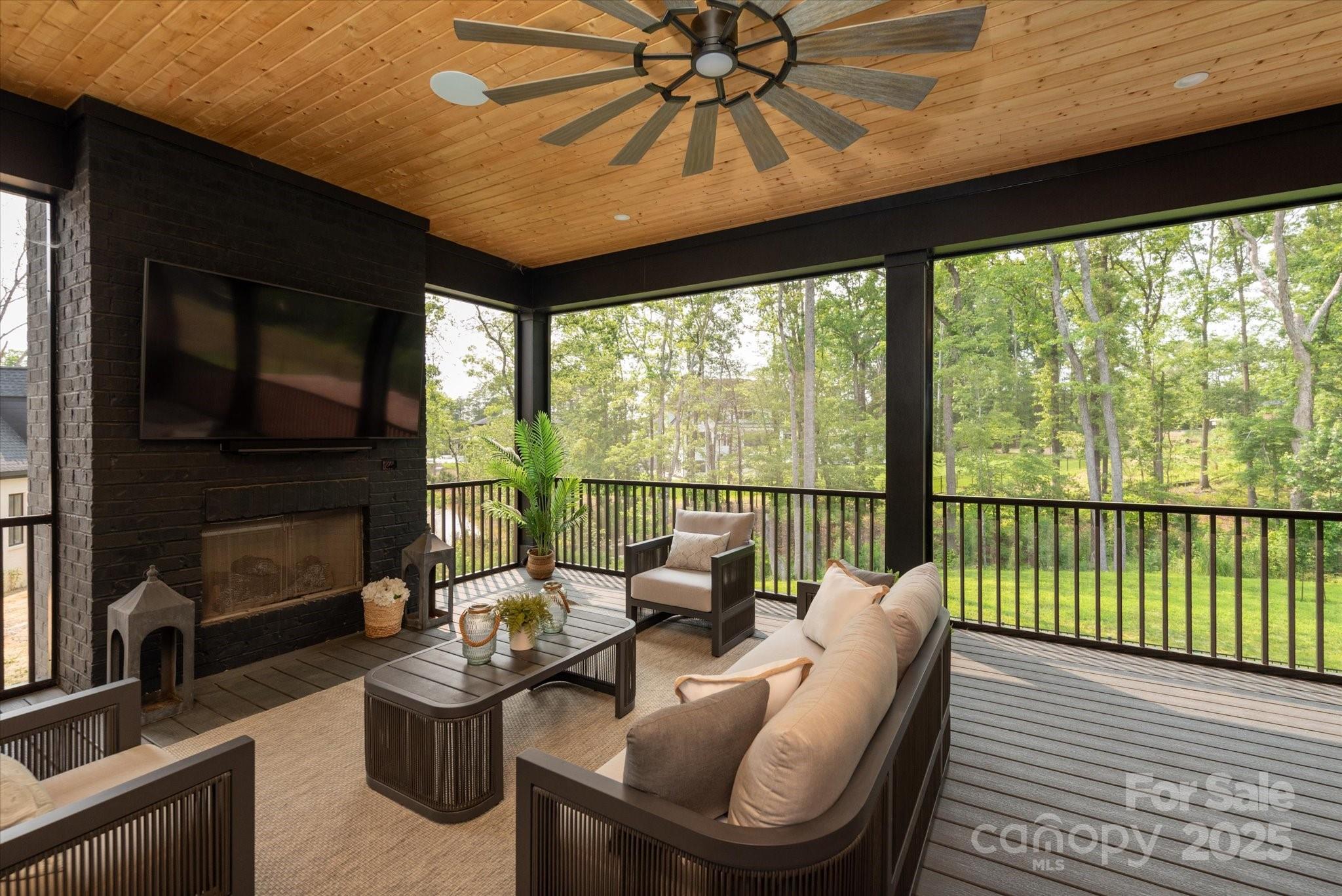 Twin Lakes - Residential