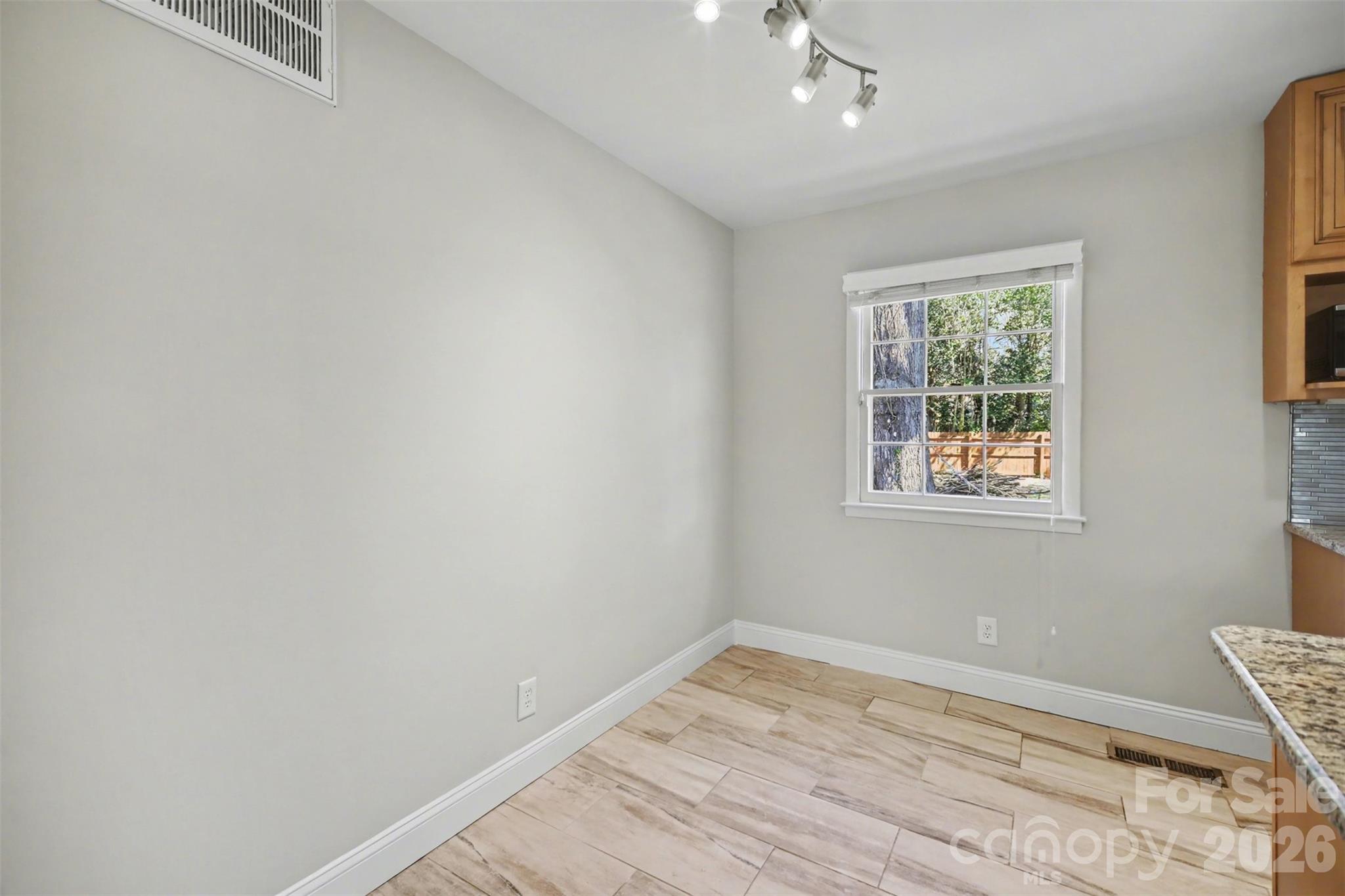 Queens Grant - Residential