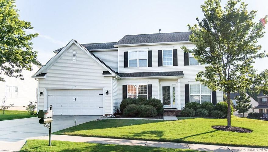 Huge corner lot! Two story foyer, Open floor plan with two story great room, catwalk on 2nd floor. Large Master on main! Tiled sunroom with sliding doors to deck and private backyard. Kitchen has been re-painted. Walk in closets!