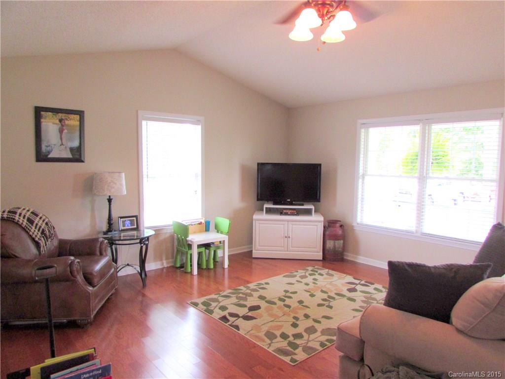 Quail Lakes - Residential