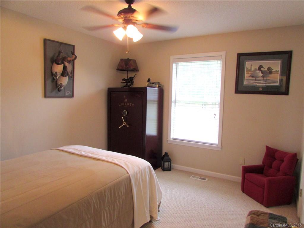 Quail Lakes - Residential