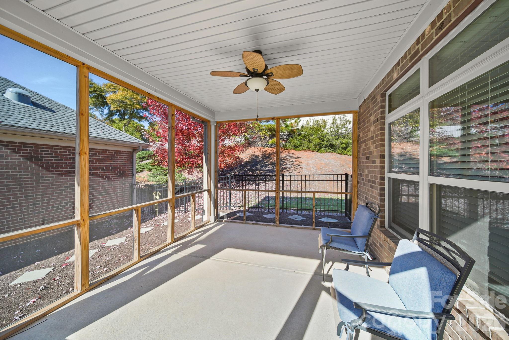 Courtyards At Harrisburg - Residential