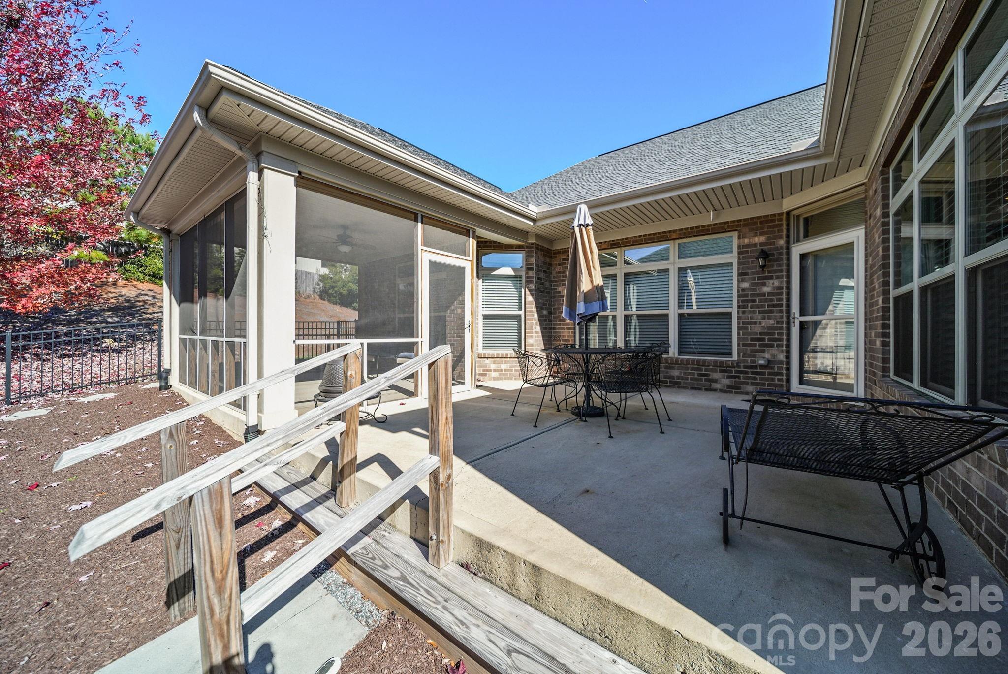 Courtyards At Harrisburg - Residential