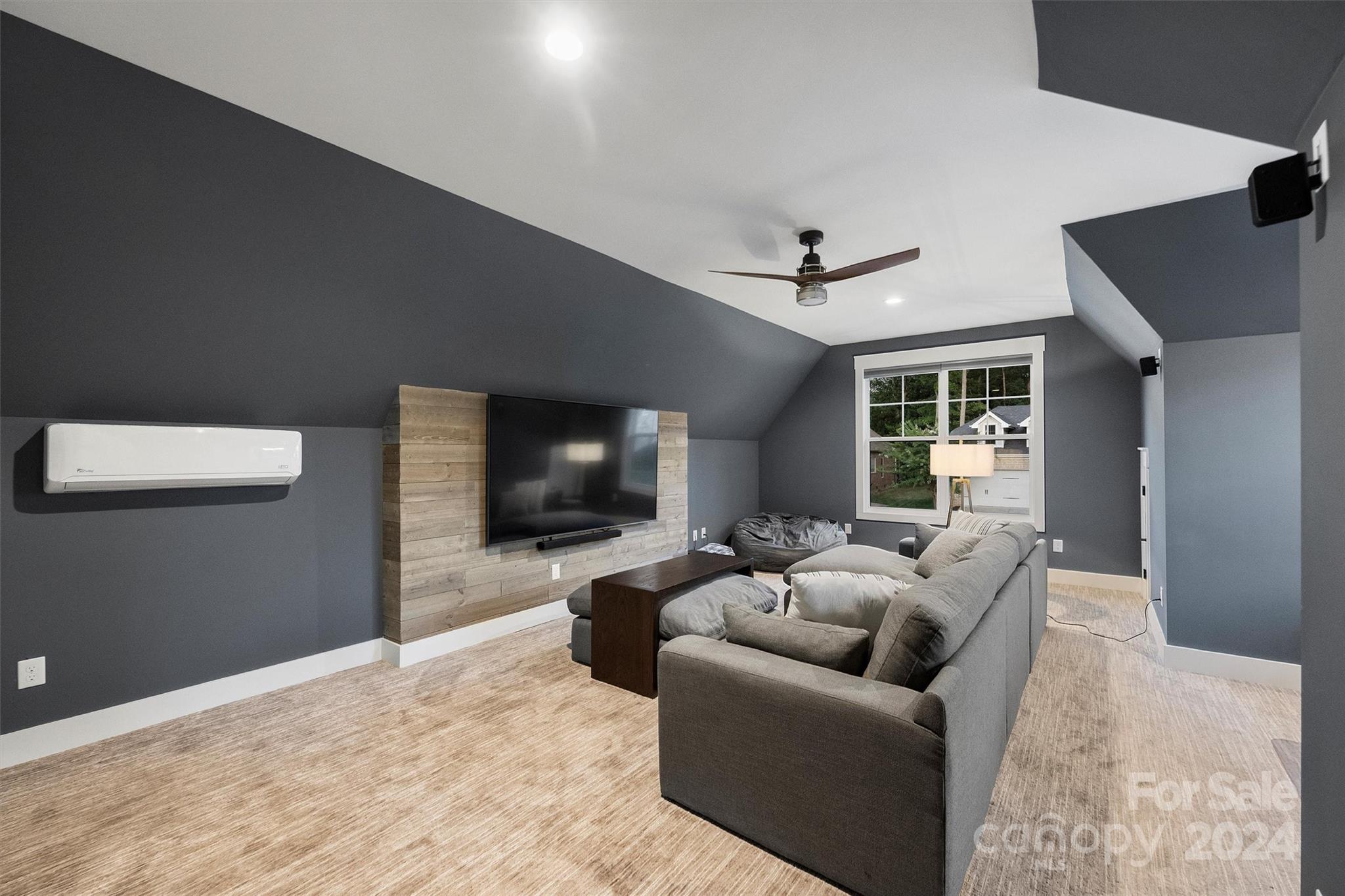 Treetops At Cowans Ford - Residential