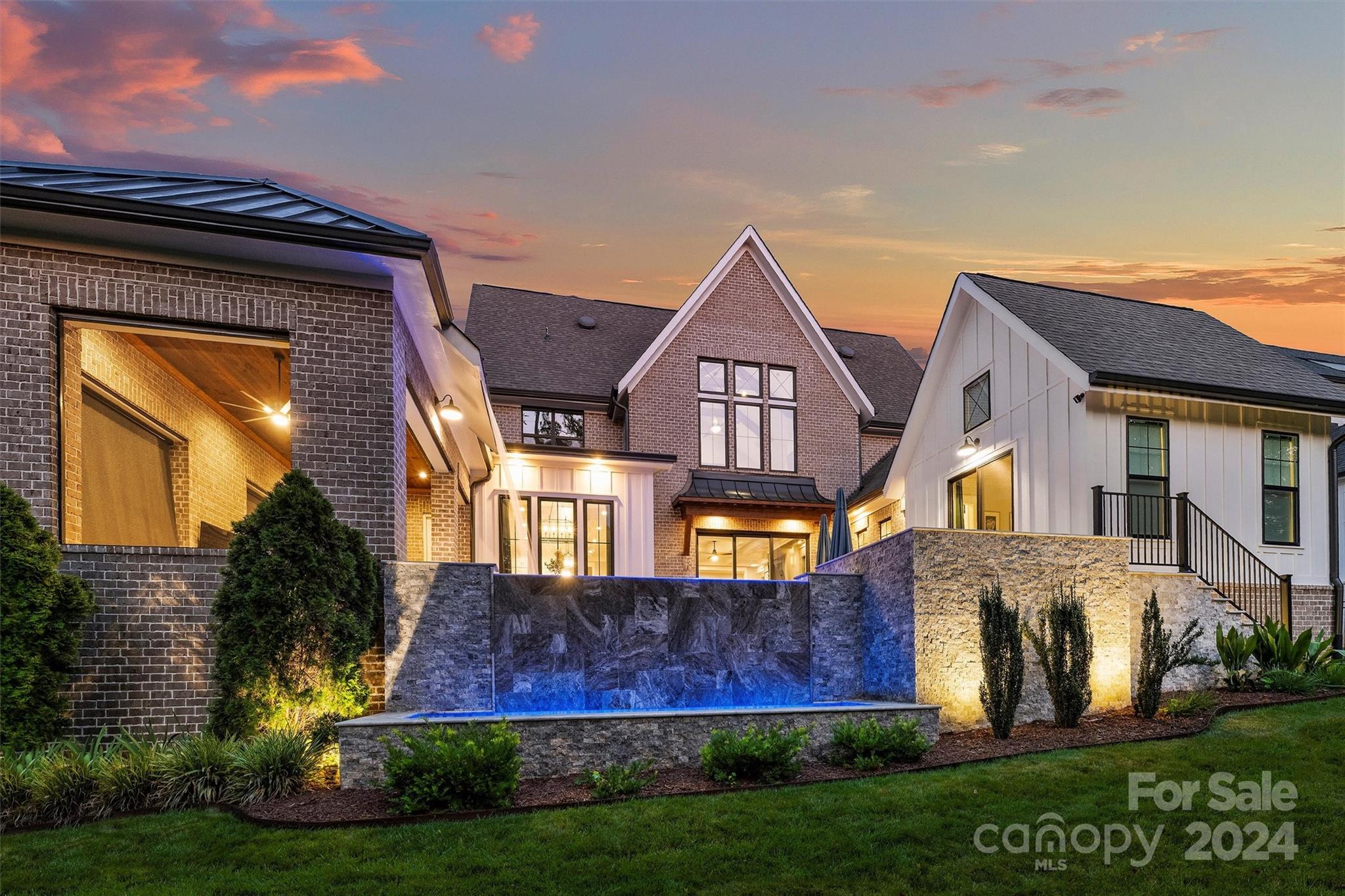 Treetops At Cowans Ford - Residential