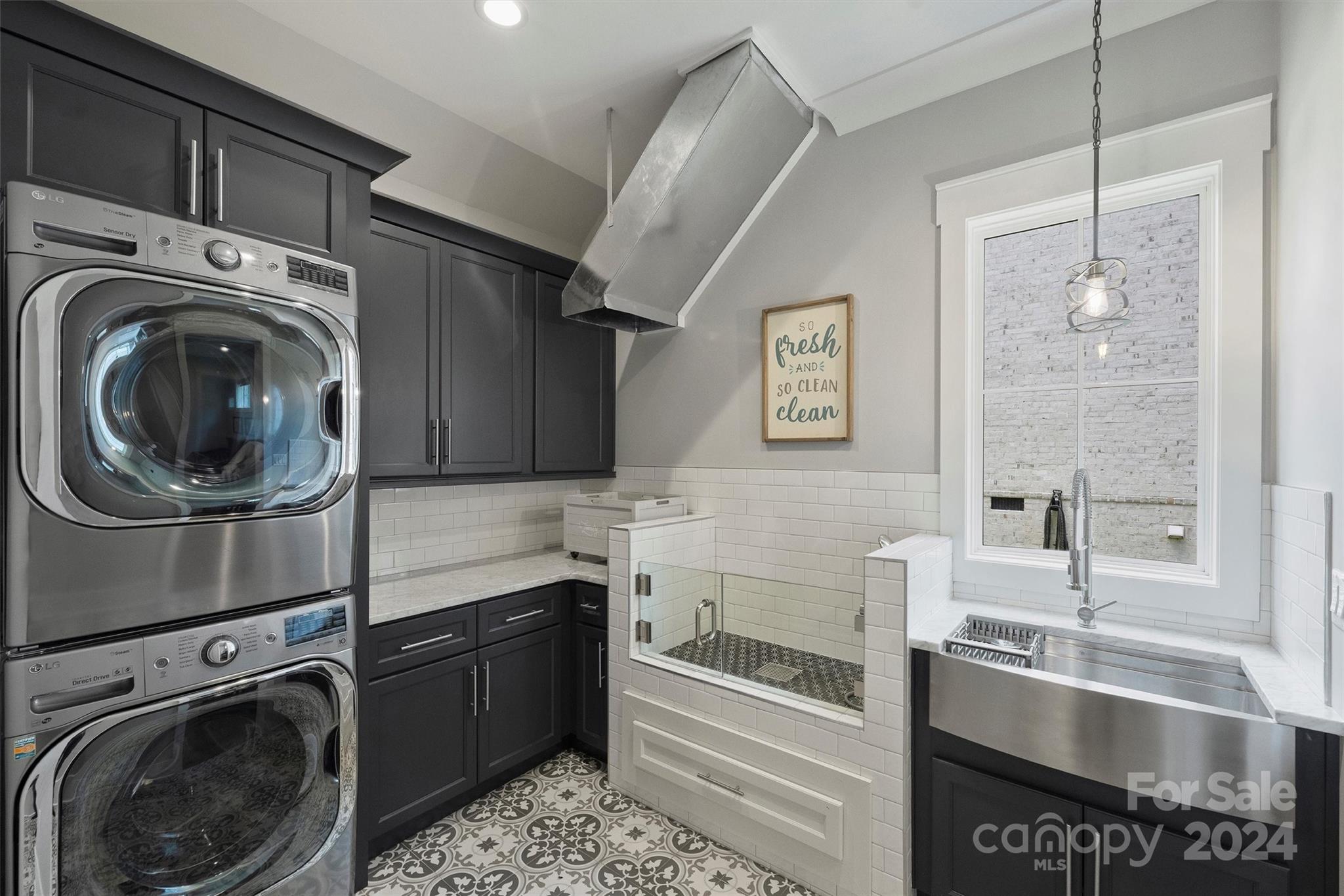 Treetops At Cowans Ford - Residential