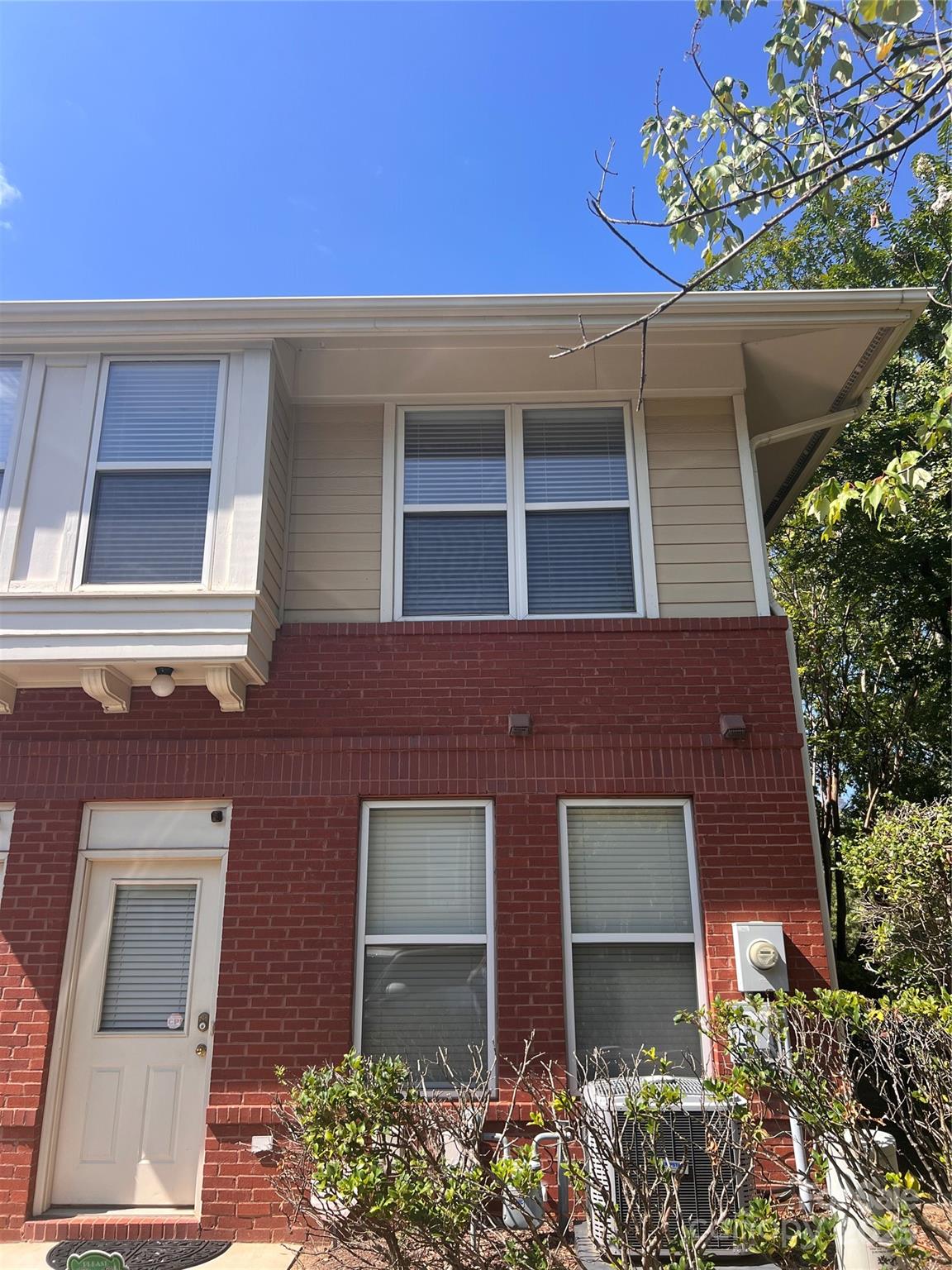 503 E 9th Street