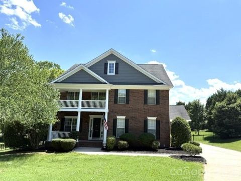 Photo of 1416 Shade Tree Court, Matthews, NC 28104 (MLS # 4393076)