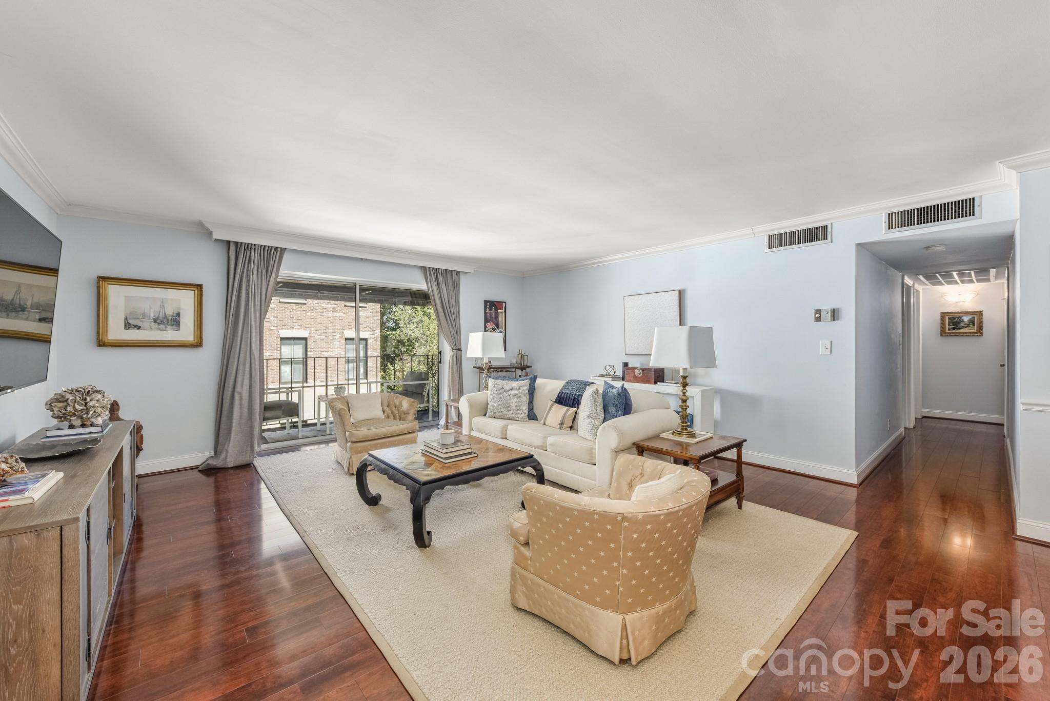 1323 Queens Road 421