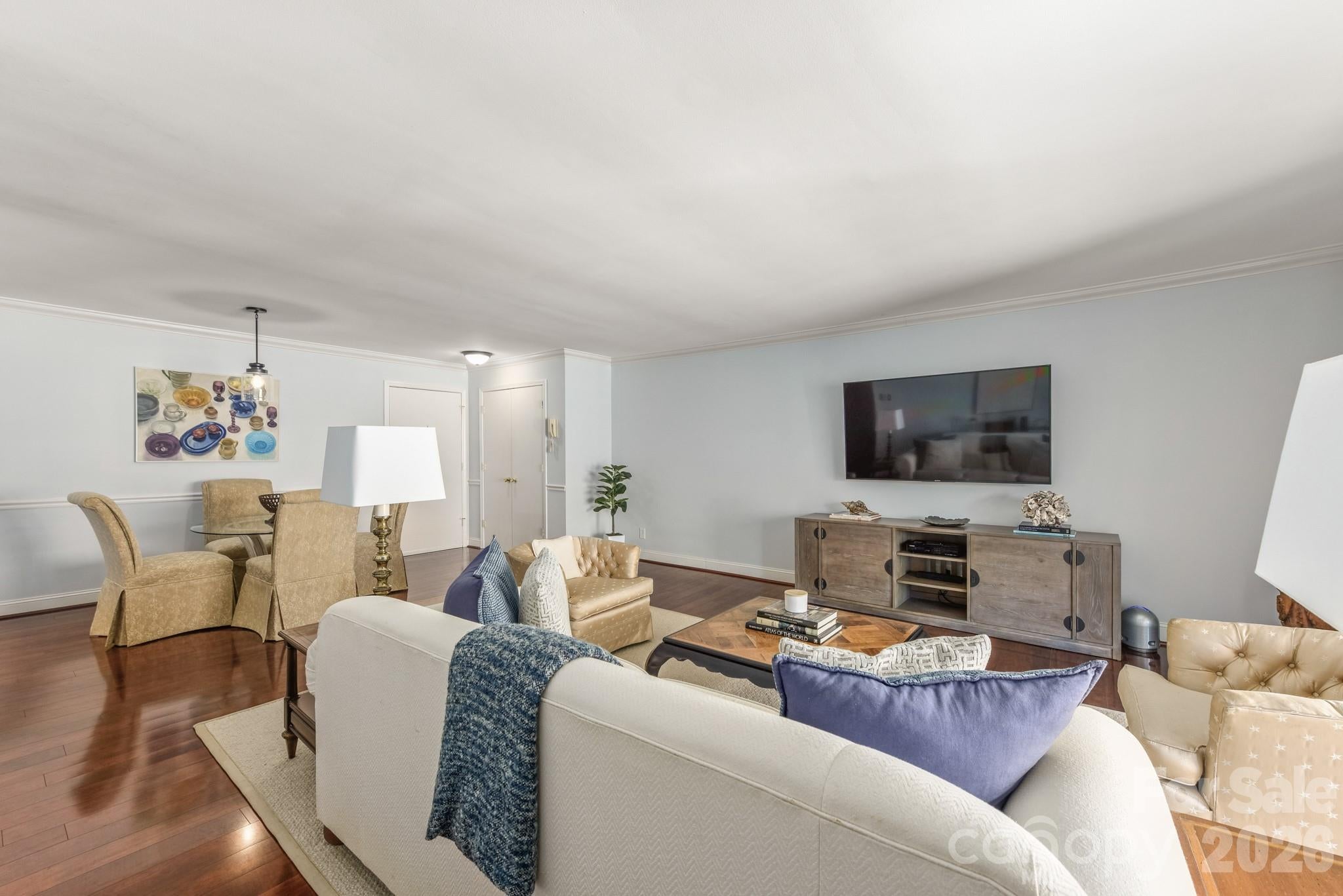 1323 Queens Road 421