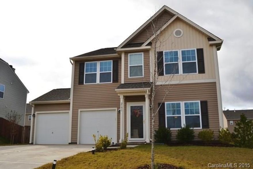 This home has an awesome floor plan with large great room and dining area!  Spacious kitchen with stainless appliances and breakfast bar.  Room off kitchen could be used as a bonus room or office!  Upstairs houses the bedrooms and a large landing area and laundry room.  Fenced back yard, double garage, and located on a cul-de-sac street!  Won't last long!