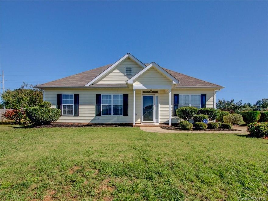 Beautiful, well maintained home on over a third of an acre. Move in ready. Fenced back yard. Bright and sunny breakfast area. Tray ceiling in Master bedroom, Garden tub and seperate shower in Master bath. Vaulted ceiling in Great room and Kitchen. Storage Building/Shed. Low Union County Taxes. Minutes from Hwy 74 and Waxhaw Hwy.