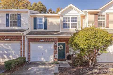 Photo of 124 Clydesdale Court, Matthews, NC 28104 (MLS # 4334110)
