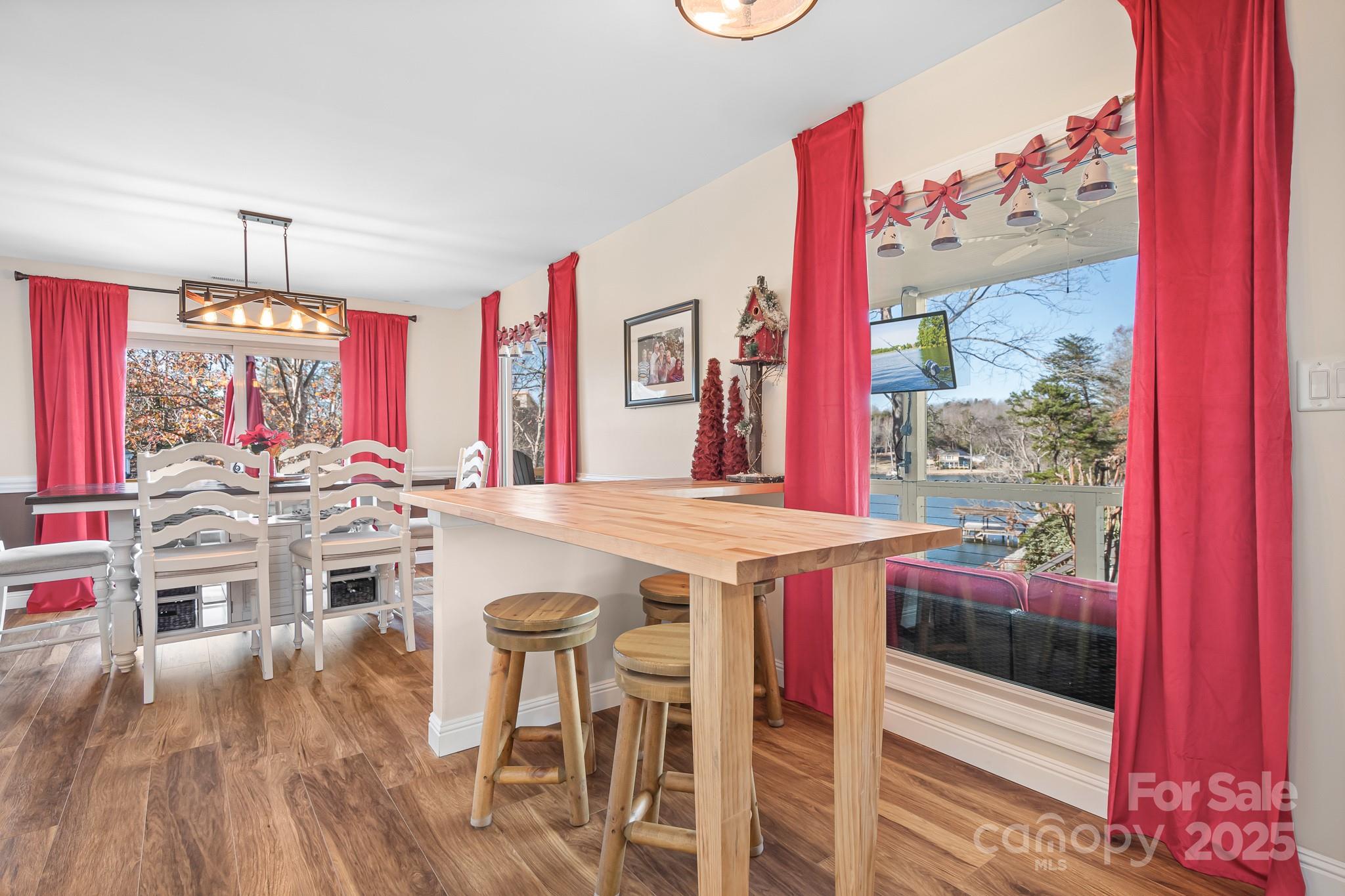 Tega Cay - Residential