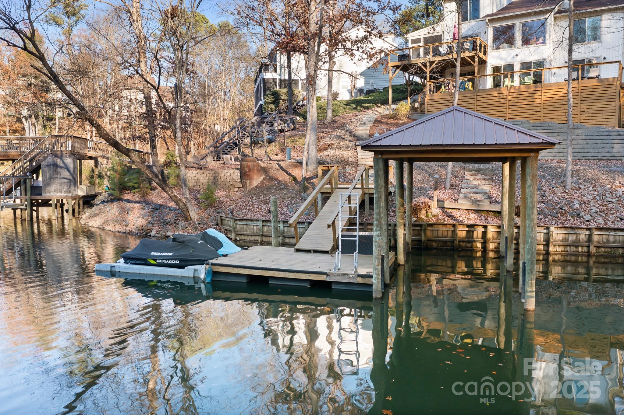 Tega Cay - Residential