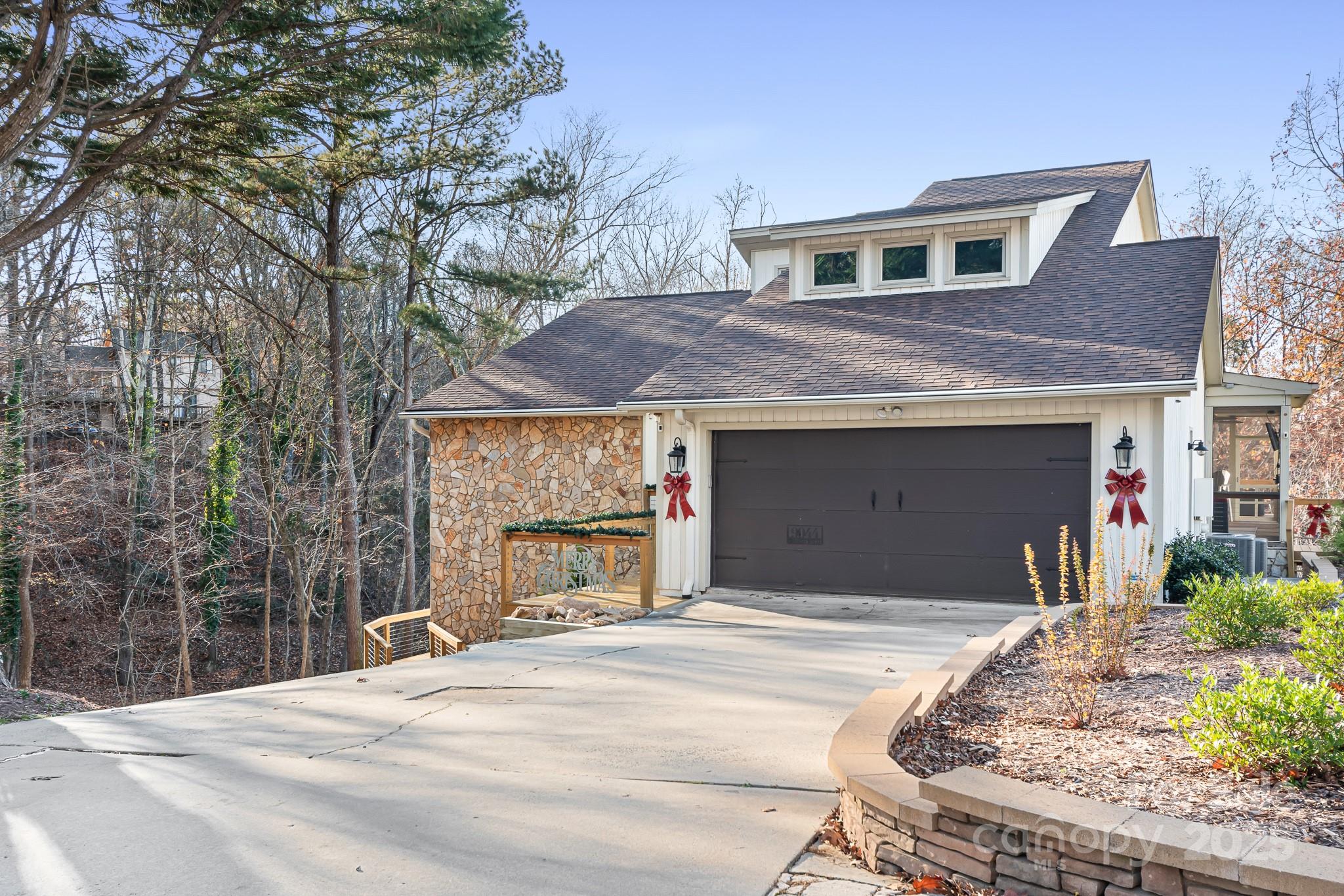 Tega Cay - Residential
