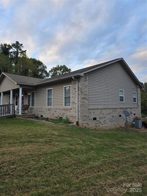 101 Whispering Pines Drive Marion NC 28752