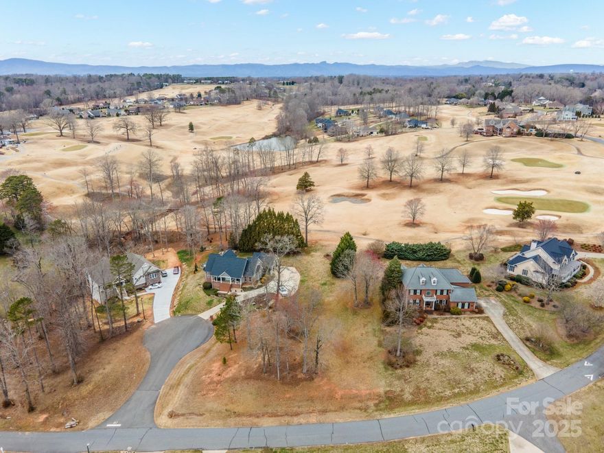 Nestled in the picturesque Silver Creek Plantation subdivision, this stunning lot offers breathtaking views of the South Mountains, a scenic golf course, and a tranquil pond. Build your dream home in this serene setting, with access to an exceptional 18-hole golf course designed by Tom Jackson. Spanning 170 acres, this par-72 semi-private course offers an unparalleled golfing experience.
The clubhouse, perched on a beautiful ridge, features a restaurant, pro shop, and putting greens, while neighborhood amenities include a refreshing pool and tennis courts. Don’t miss the opportunity to own this prime lot in a vibrant and welcoming community. Build the home you’ve always dreamed of in one of the area’s most sought-after locations!