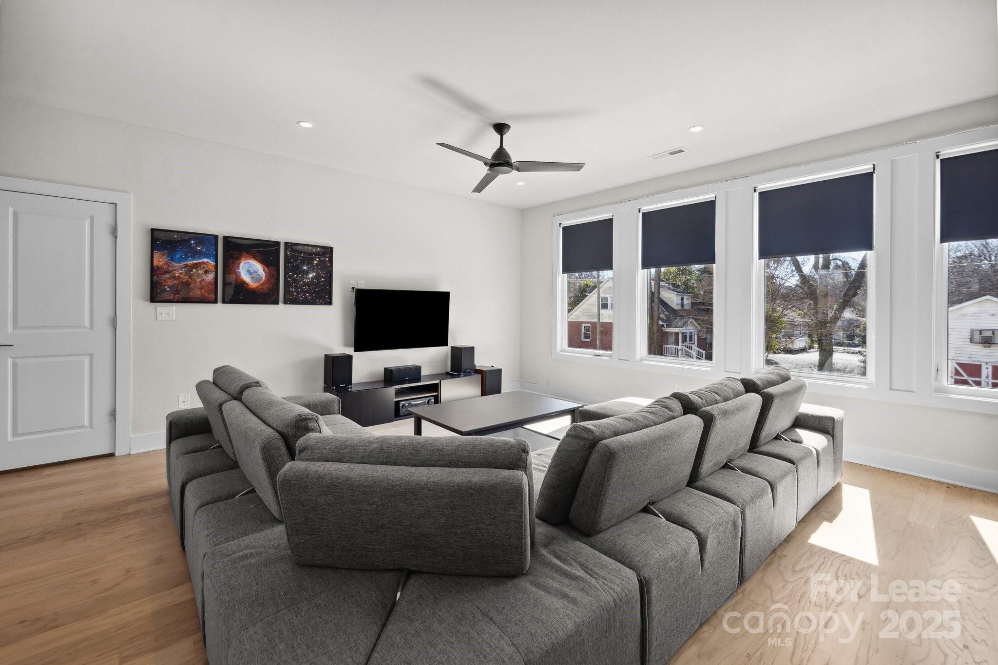 1553 Pinecrest Avenue