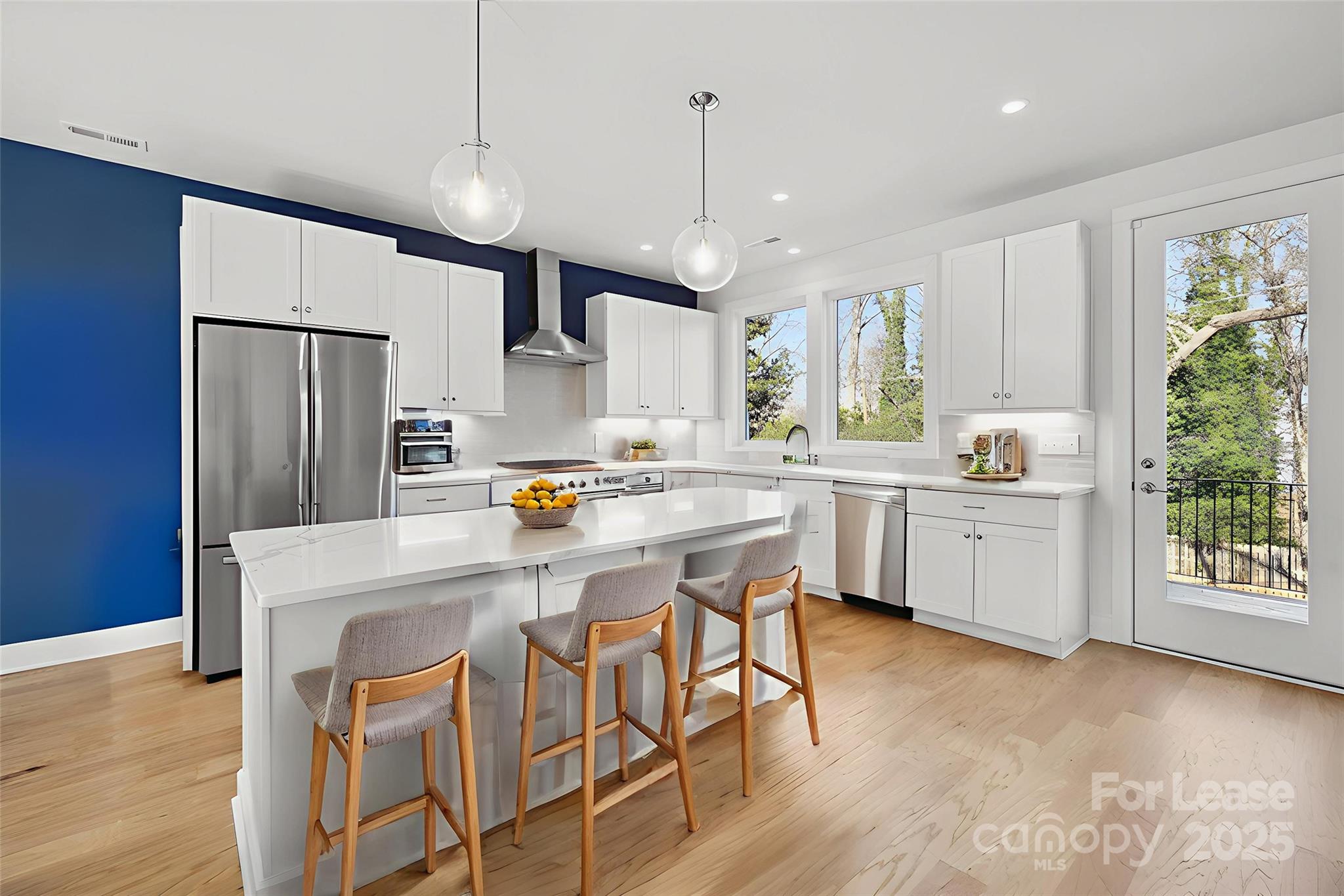 1553 Pinecrest Avenue