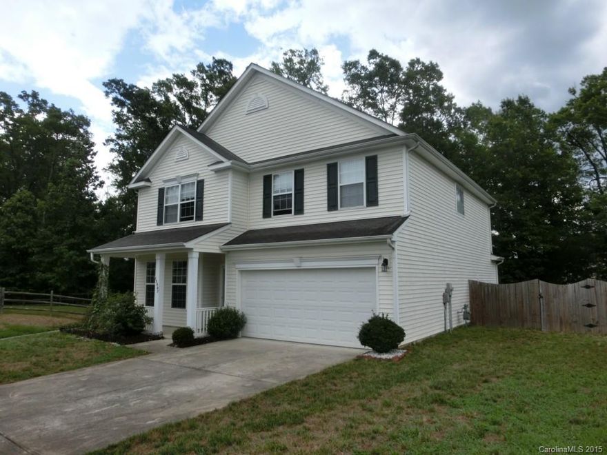 This newly-renovated home on .36 acres is one of the largest in the neighborhood. Culdesac location. Spacious floor plan allows for entertaining. 1st floor combination of hardwoods and quality laminate. The 2nd floor has 4 bedrooms and one bonus room; carpets have been freshly cleaned.  High quality washer and drier included.  Fully fenced back yard. Backs up to trees and privacy. Strategic location; within 3 miles there is Rivergate shopping center, lake access, 2 parks, library, and more.