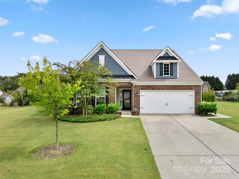 Photo of 211 Samuel Street, Matthews, NC 28104 (MLS # 4307667)