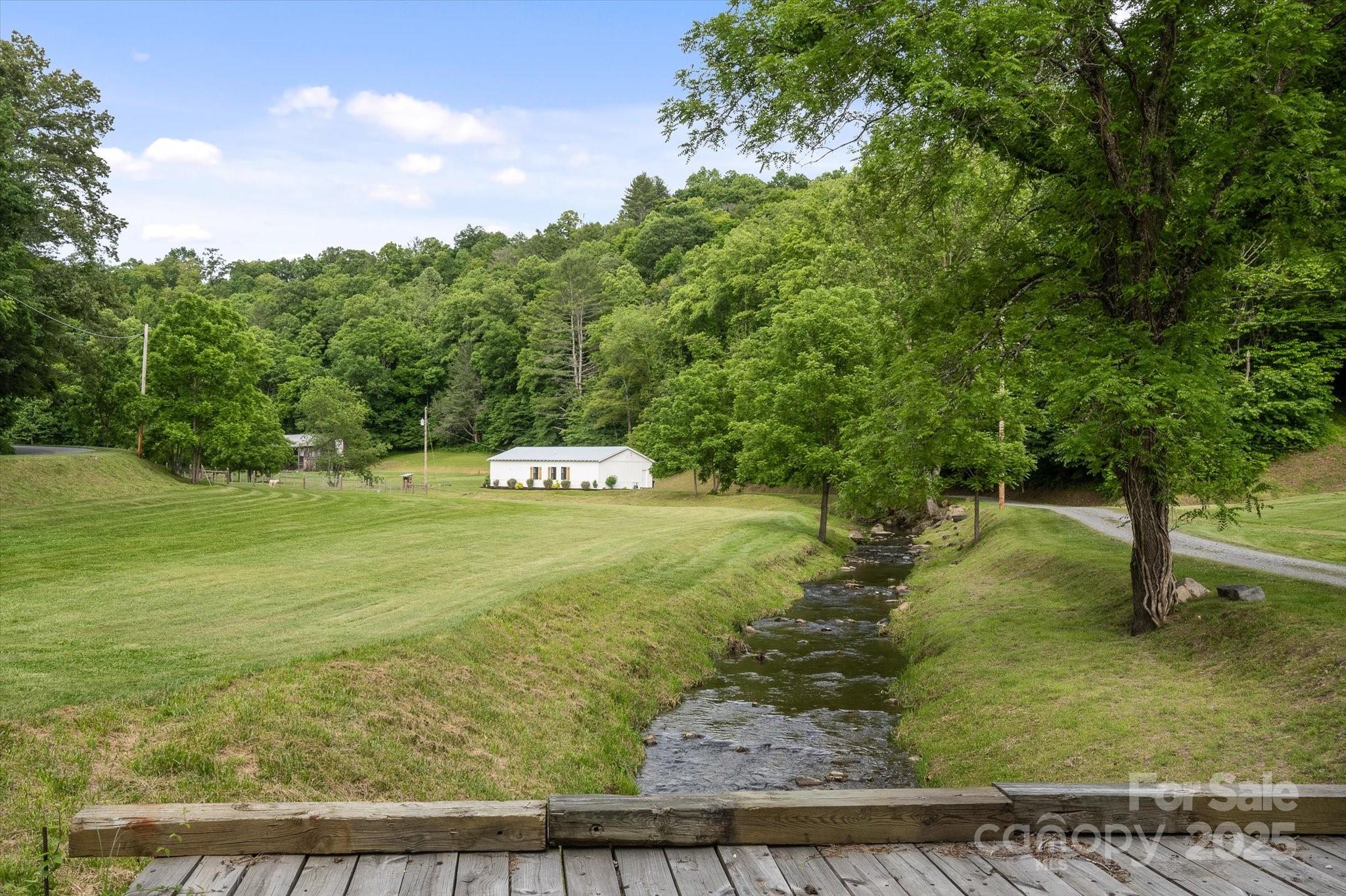942 Paint Fork Road
