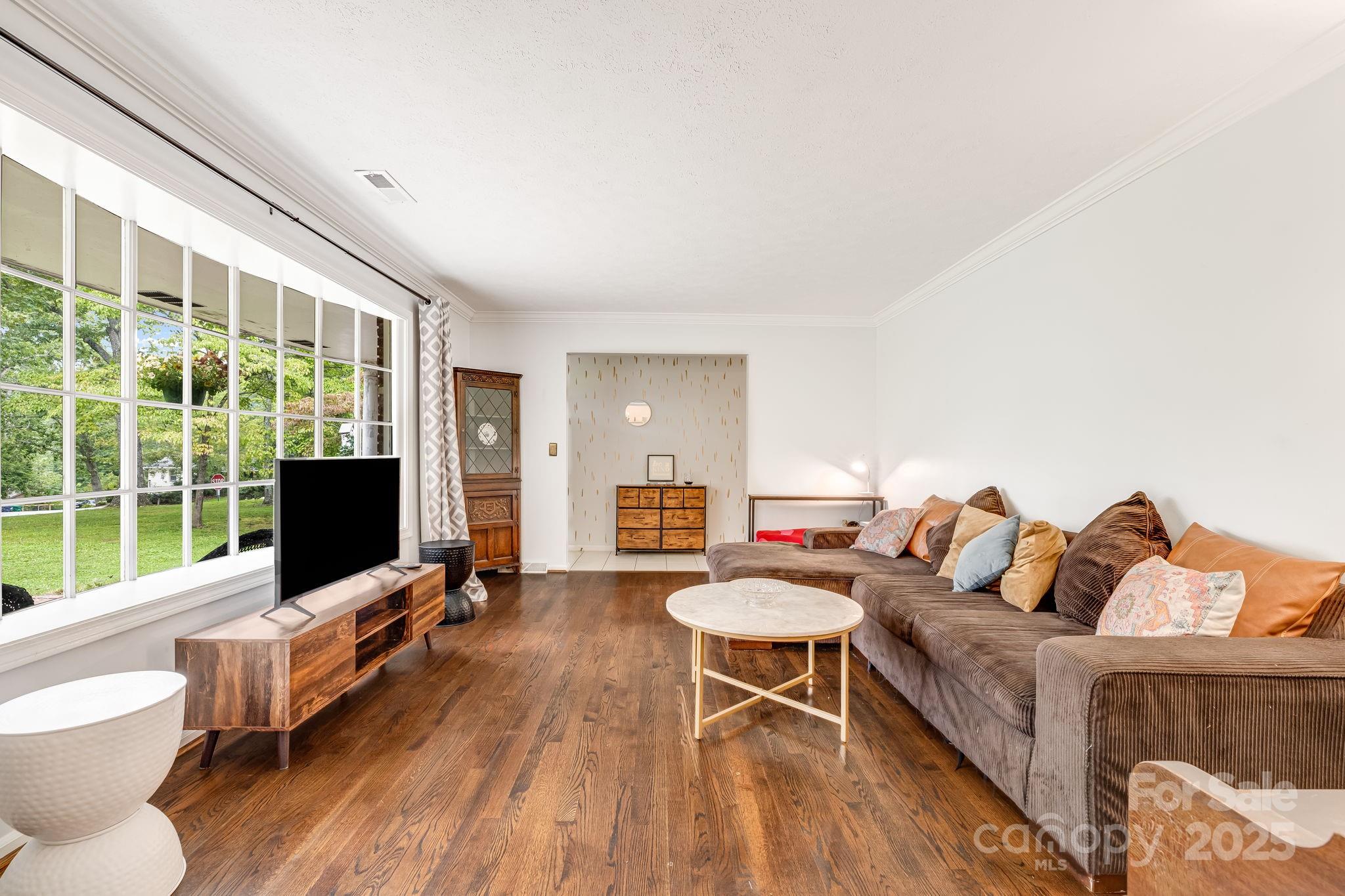 1 Glen Cove Road